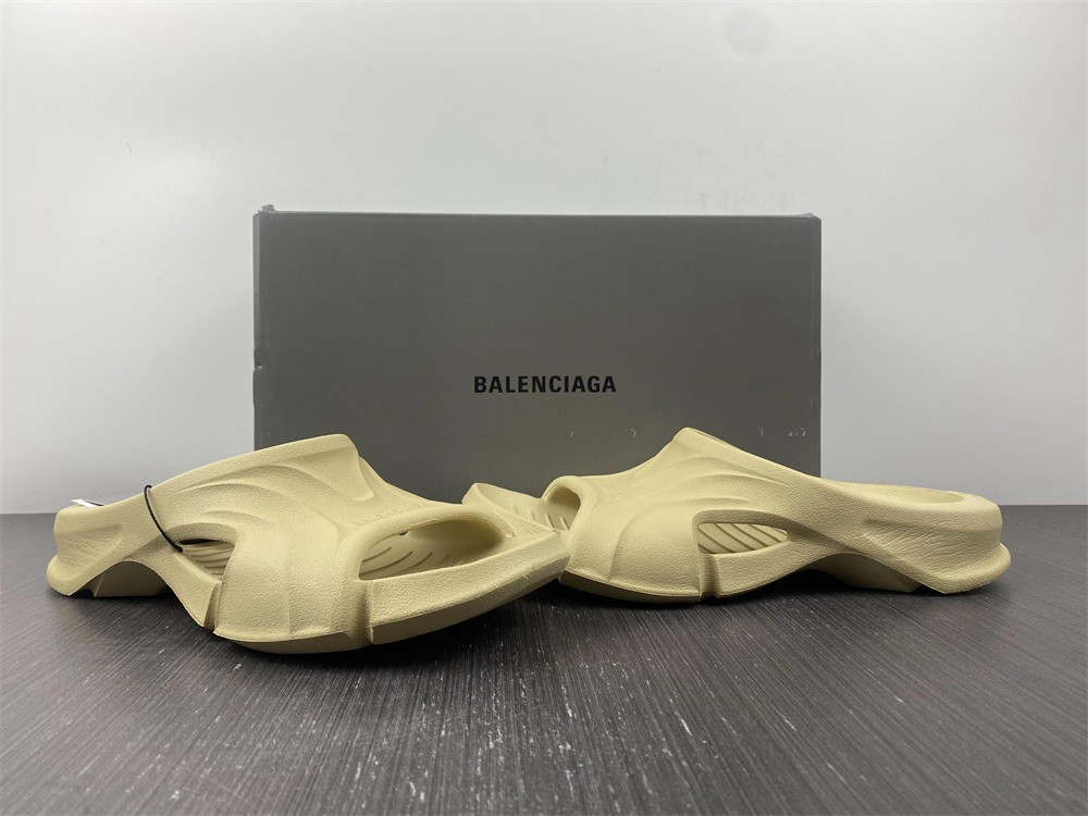 Ba*len*cia*ga mold slide sandal