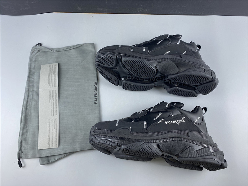 Ba*len*cia*ga triple s