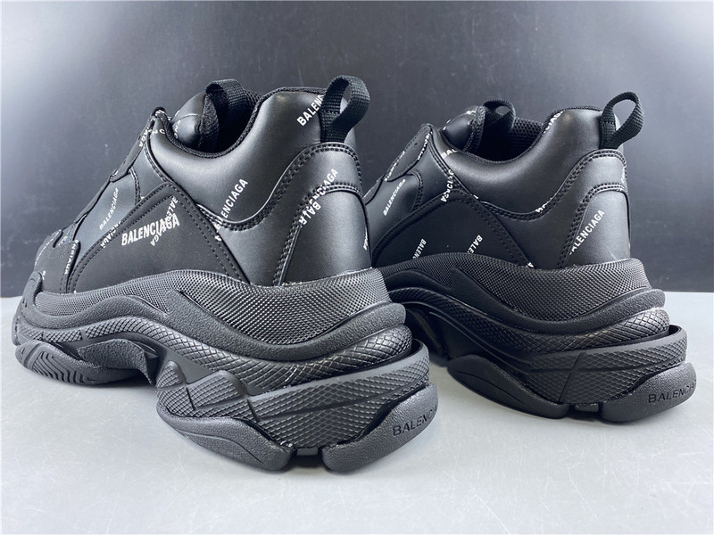 Ba*len*cia*ga triple s