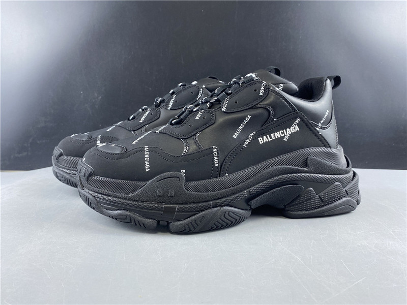 Ba*len*cia*ga triple s