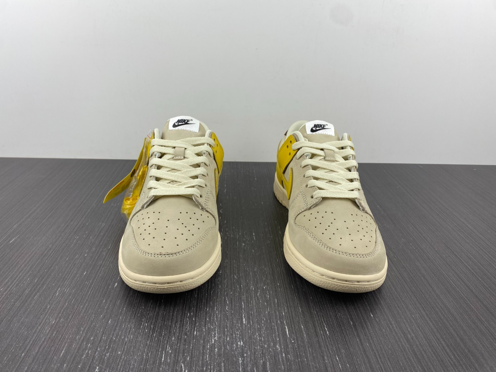 nike dunk low lx banana (w) - dr5487-100