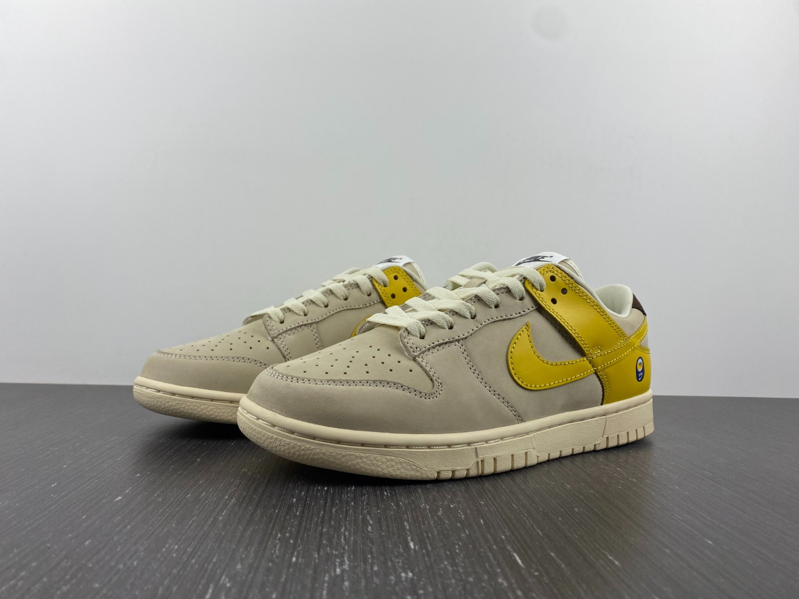 nike dunk low lx banana (w) - dr5487-100