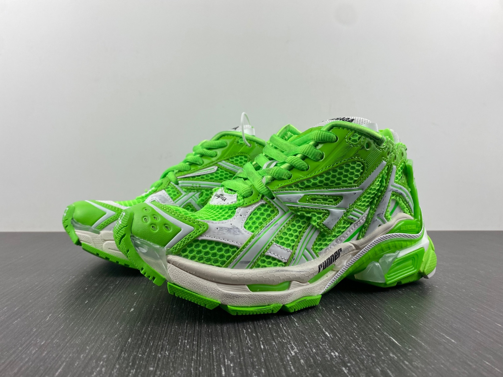 Ba*len*cia*ga runner sneaker
