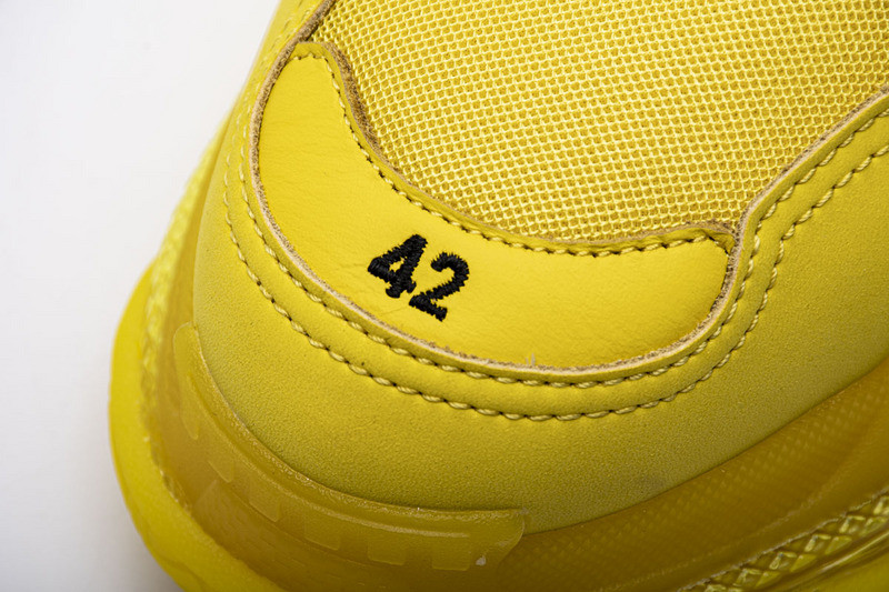Ba*len*cia*ga triple s yellow