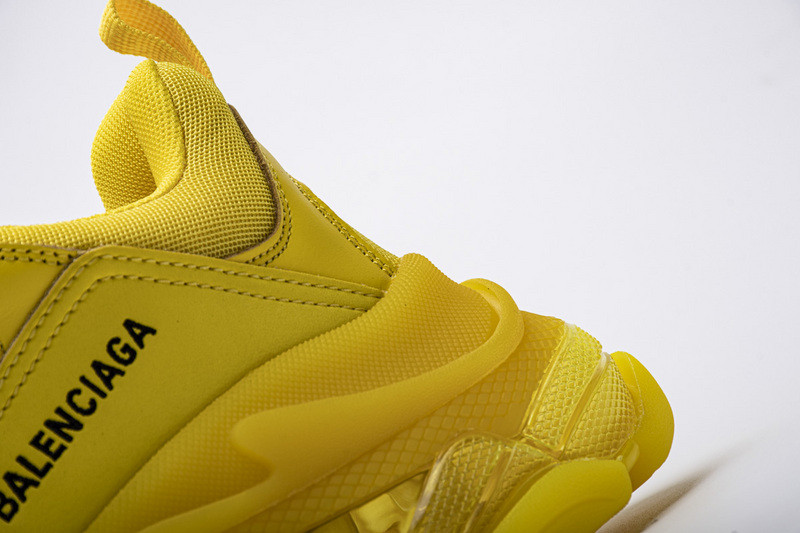Ba*len*cia*ga triple s yellow