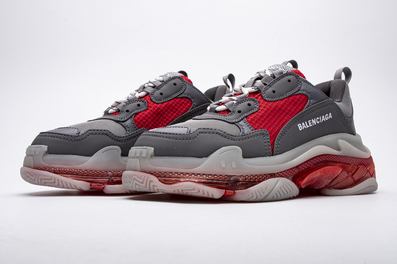 Ba*len*cia*ga triple s