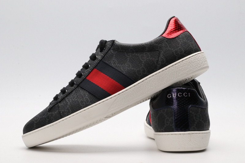 G*u*i ace embroidered low-top sneaker grey with stripe