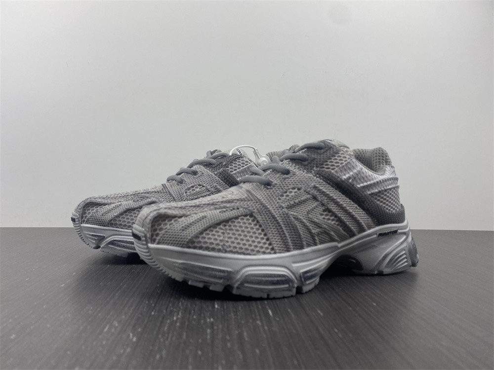 Ba*len*cia*ga men''s phantom sneaker washed in grey 678869w2e911715