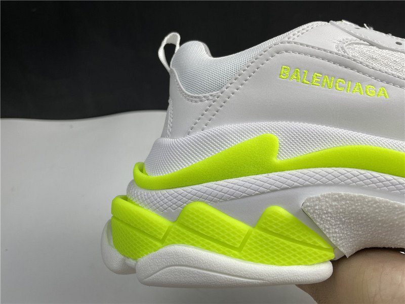 Ba*len*cia*ga triple s