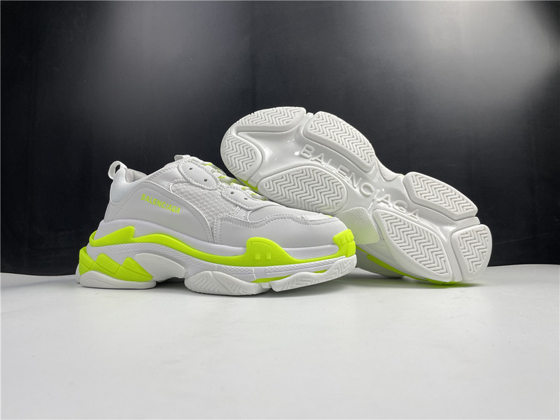 Ba*len*cia*ga triple s