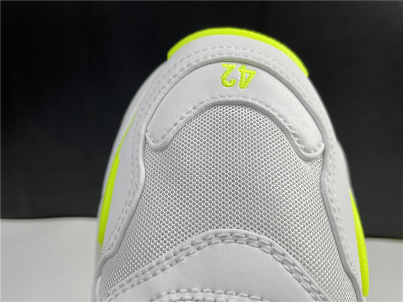 Ba*len*cia*ga triple s