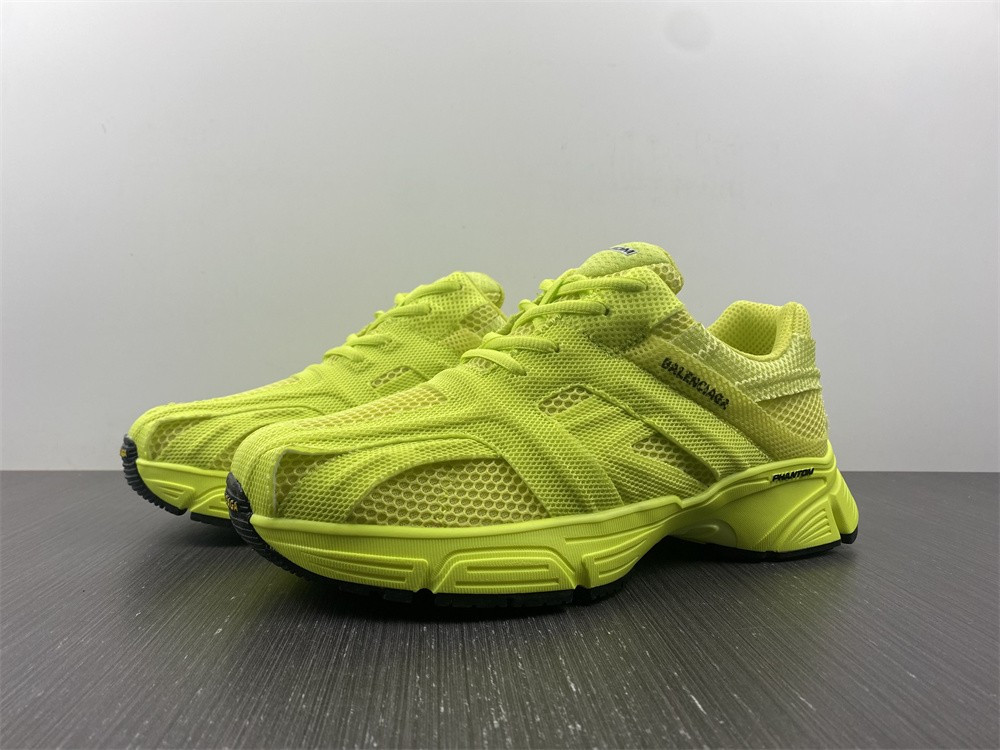 Ba*len*cia*ga men''s phantom sneaker in yellow 678869w2e933310