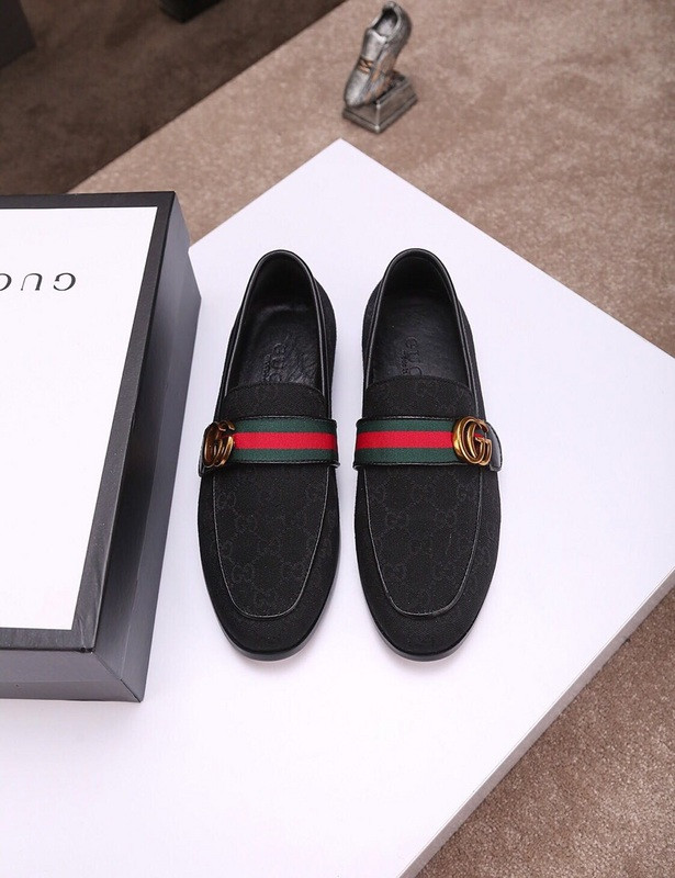 G*u*i leather shoes