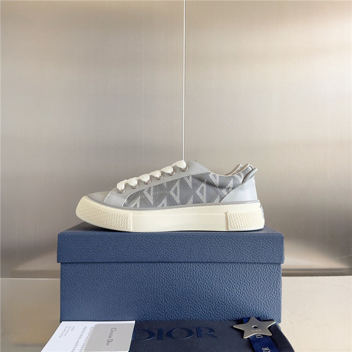 D*or b33 sneaker