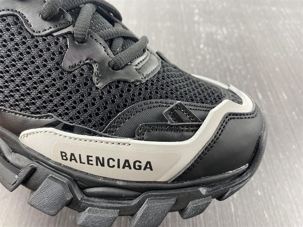 Ba*len*cia*ga men